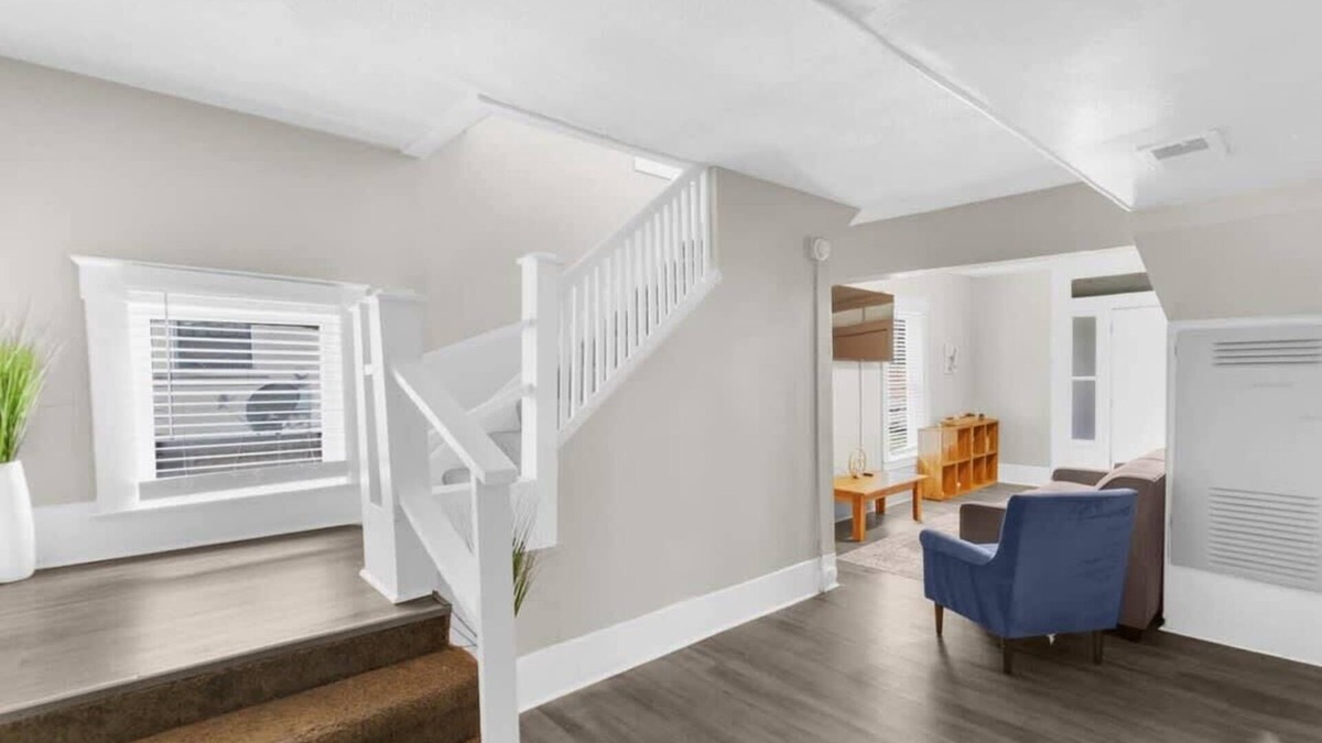 Birmingham House | 10 Mins to Legion Field- Ensley Highlands Hideaway