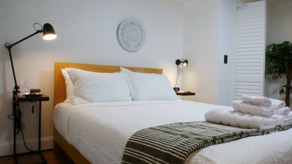 Jersey City Apartment | 10 minute walk to lightrail