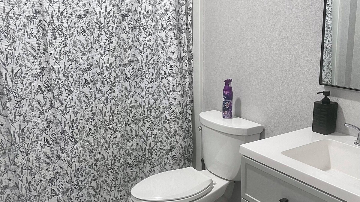 Las Vegas Condo | 10 minutes away from the Las Vegas Strip & Raiders Stadium