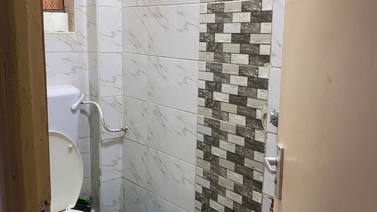 Nairobi West Apartment | 10 minutes drive to nairobi city, quite, privacy , study table available