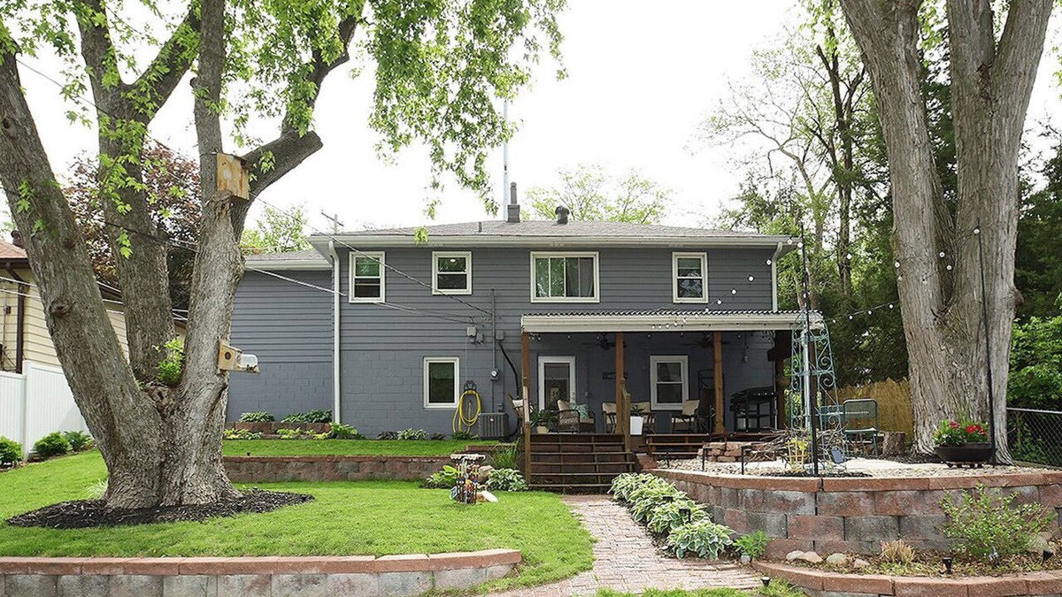 South Central Omaha House | 10 Minutes from downtown, minutes UNMC, Aksarben, Blackstone and Dundee/grill