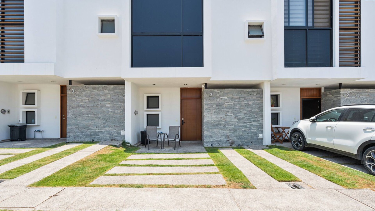 Valle Dorado House | 10 Minutes from the Beach! House ideal for Families Max 8 people.dog friendly.