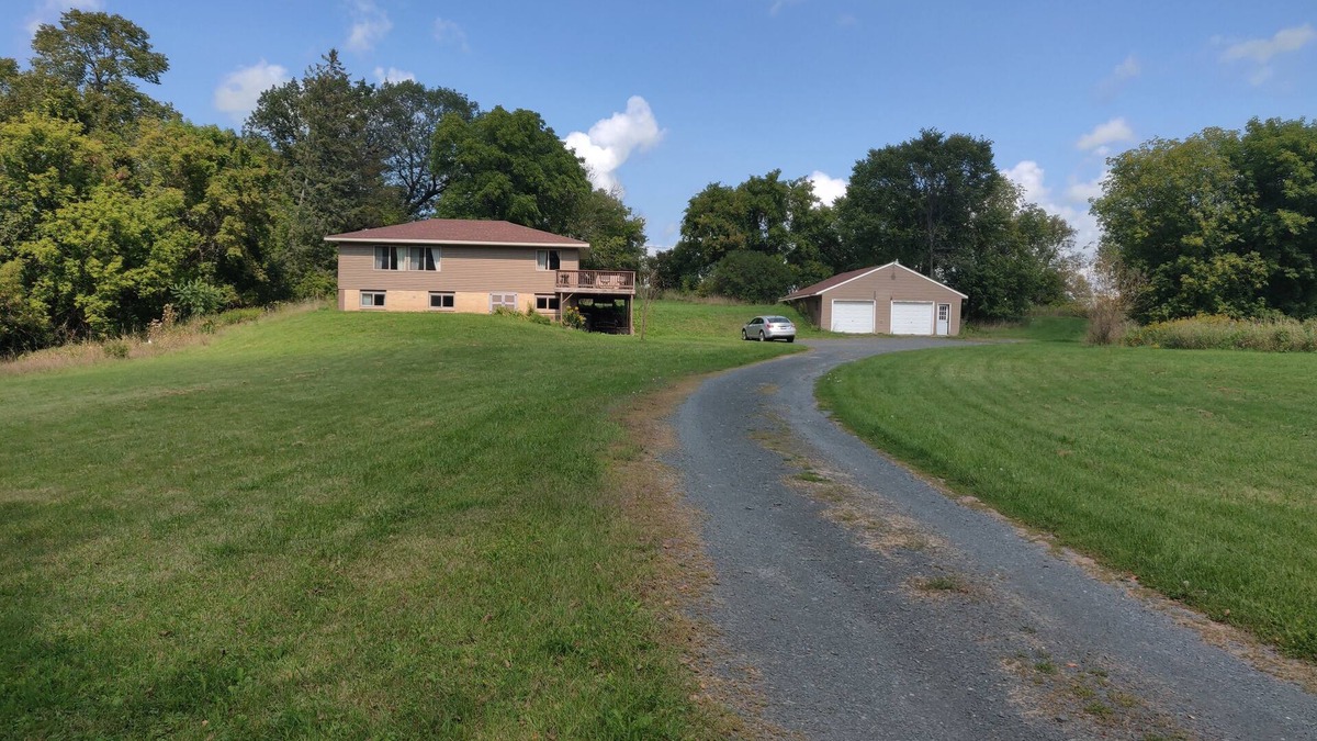 Amery House | 10 minutes to Casino! Cozy house in beautiful Wisconsin