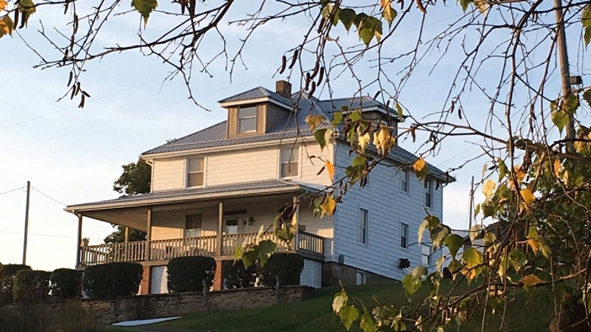 Mill Run Other | 10 minutes to FallingWaterand 15 minutes to Ohiopyle. Very Quiet !