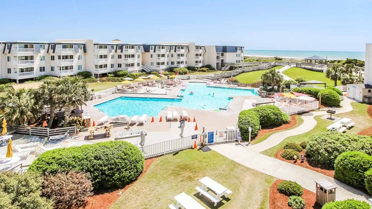 Morehead City Condo | 10% OFF 2025 - First Floor Easy Beach access - Ocean Front Resortn2 Bed 2 Bath