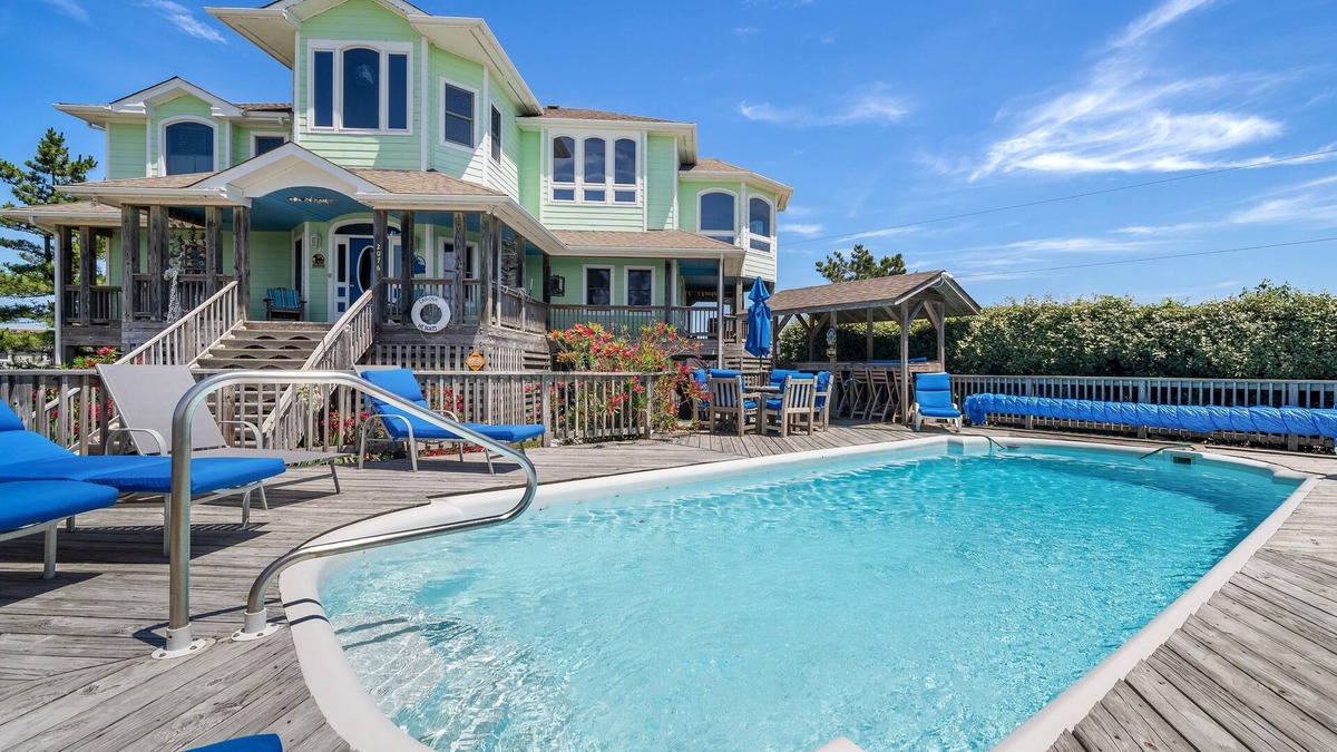 Carova Beach House | 10% off 8-17-8-24-25! Lux 6 bdr, 5.5 bath semi-oceanfront, 4WD area ocean views!