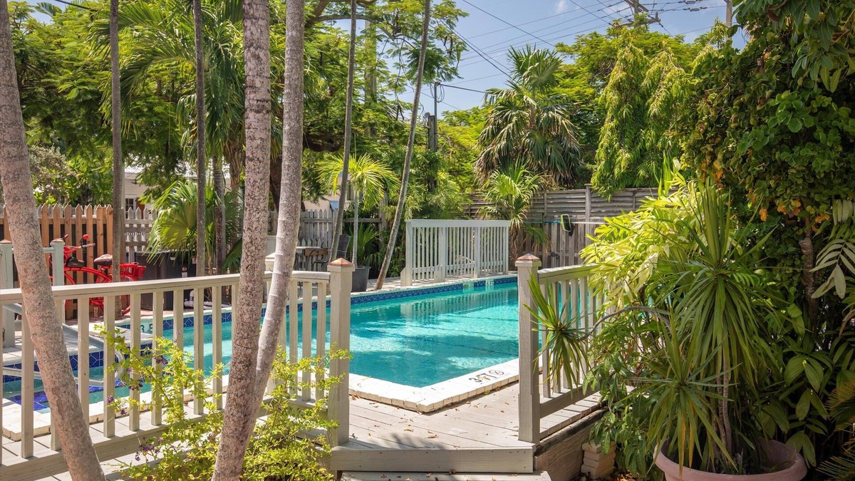 Key West Historic District House | 10% Off Adv Rate-Upgraded Cottage-Steps to Famous Duval Street &Historic Seaport