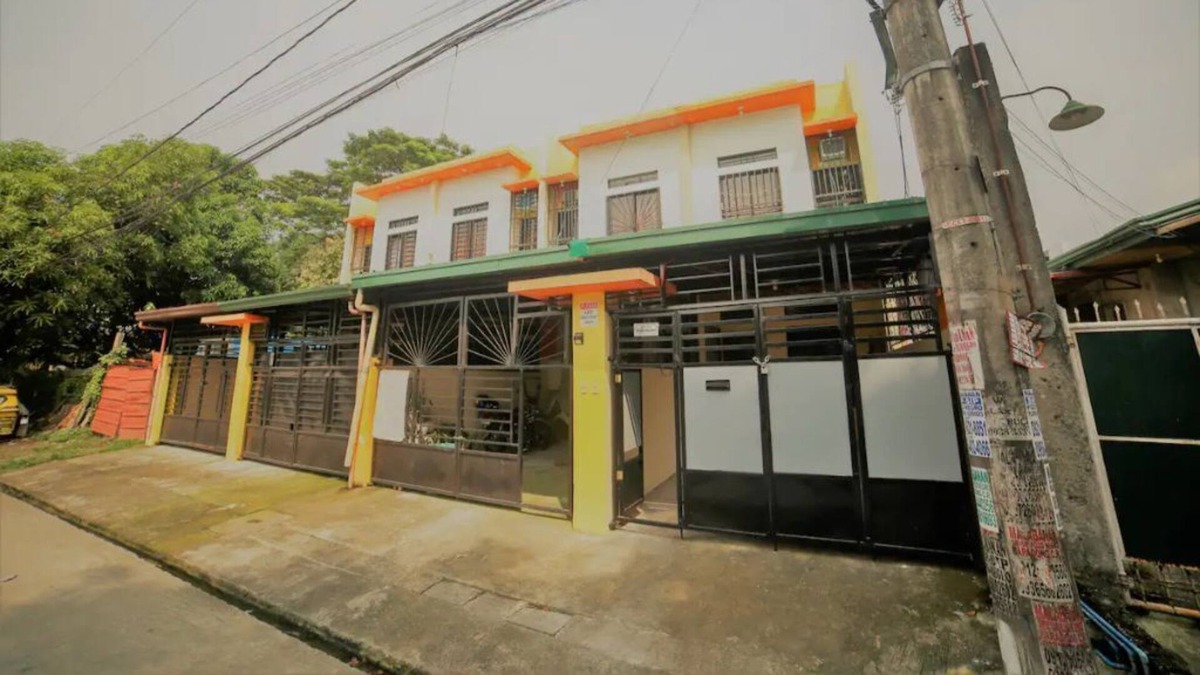Las Pinas House | 10 Pax Home near Sipag Villar w Netflix Videoke