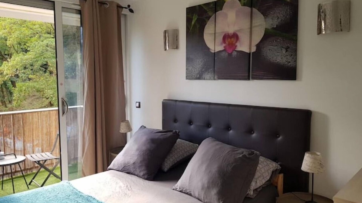 Athis-Mons Apartment | 10 Pers. 40 min Disney 15 min Paris Orly 35 min Château de Versailles