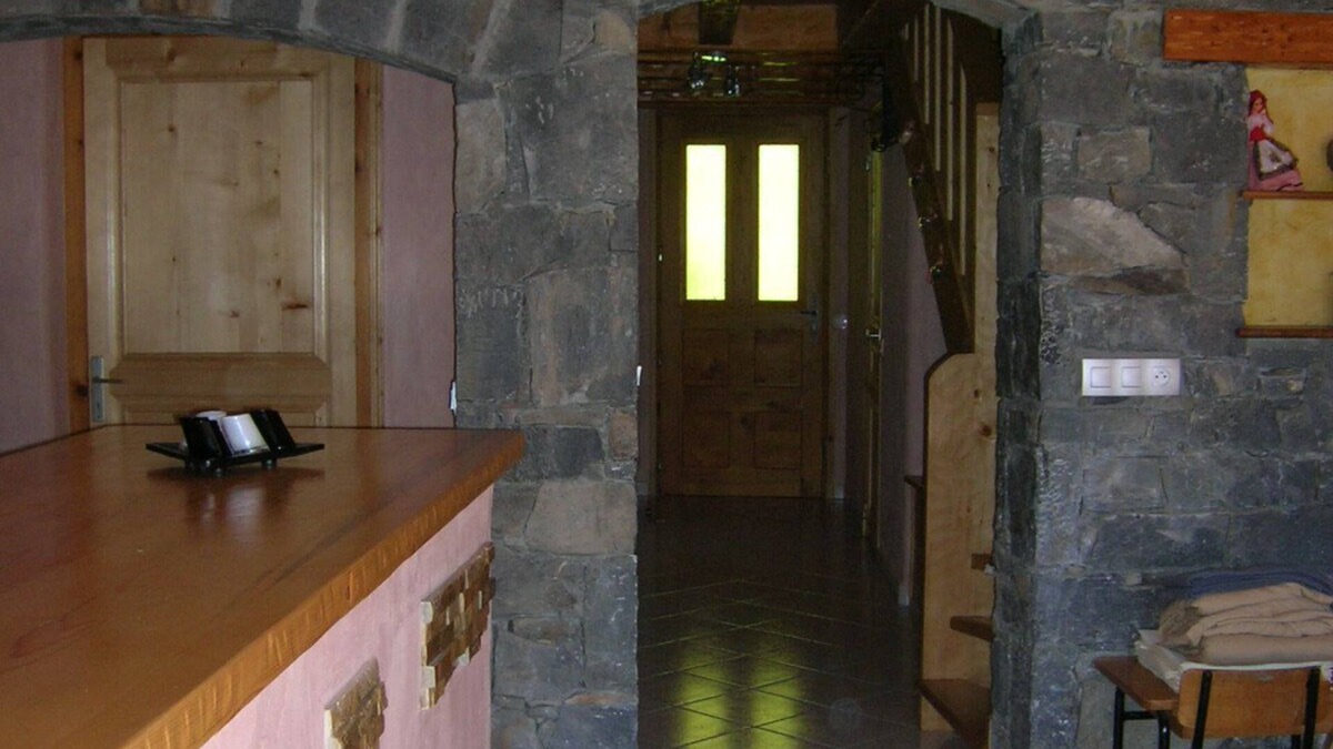 Bozel Apartment | 10-person gîte in an excellent location ("3 Vallées" ski area and Vanoise National Park)