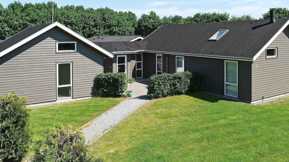 Egense House | 10 person holiday home in Storvorde