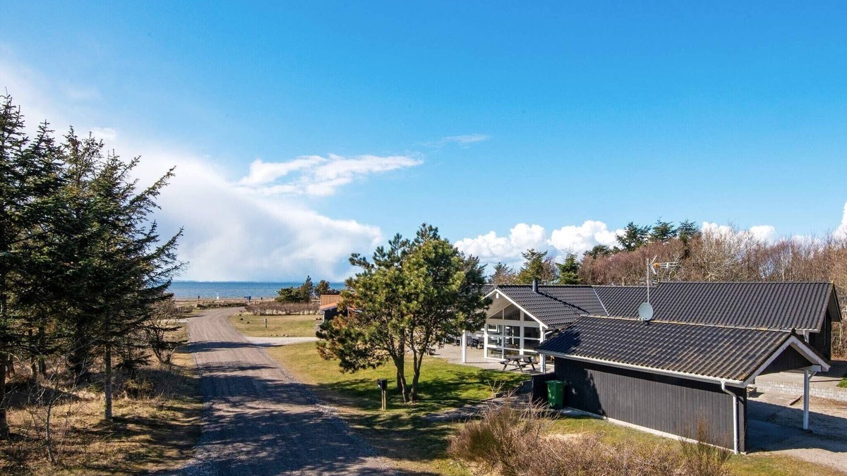 Vesthimmerland Municipality House | 10 person holiday home in Løgstør-By Traum