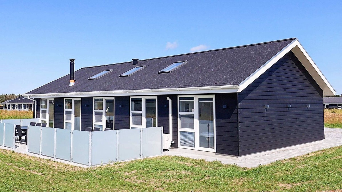 Grønhøj House | 10 person holiday home in Løkken-By Traum