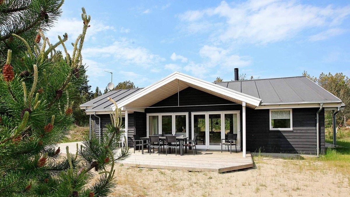 Aalbaek House | 10 person holiday home in Ålbæk-By Traum