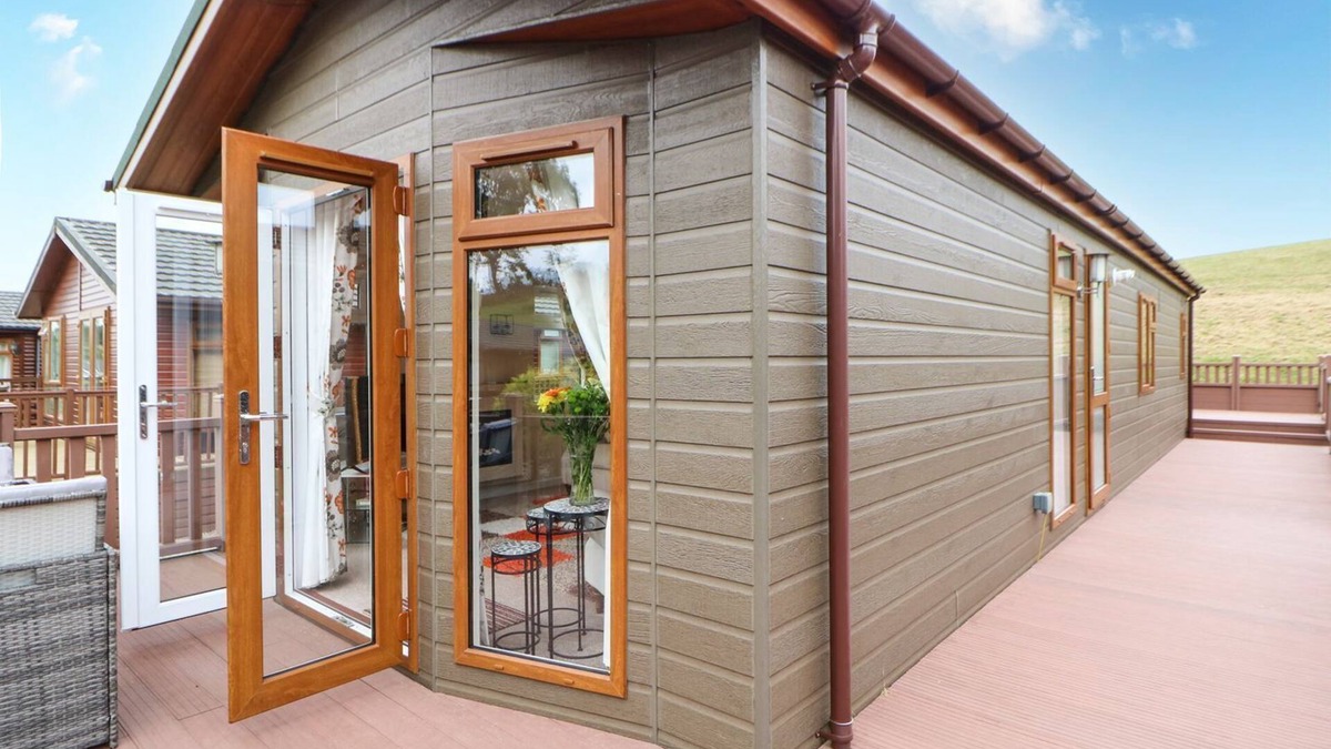 Tunstall Cottage | 10 Poppy Lodge