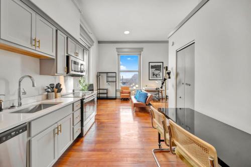 Downtown Louisville Apartment | 10-Unit Cozy Loft w Free Parking Med District