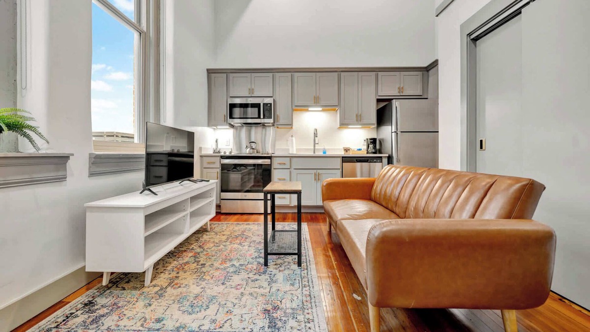 Downtown Louisville Apartment | 10-Unit Cozy Loft w/Free Parking | Med District