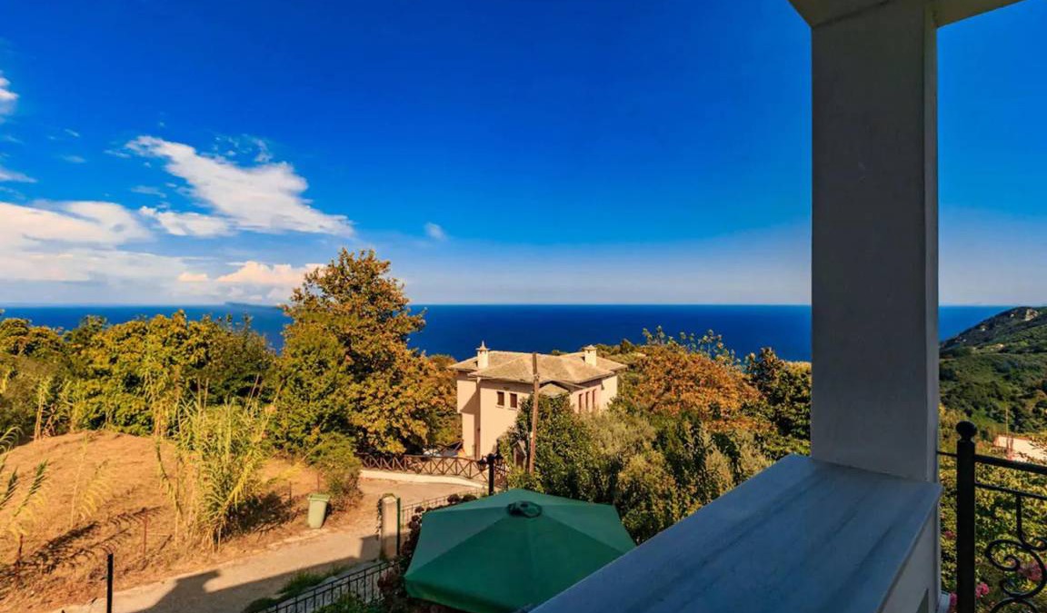 Agios Dimitrios Apartment | 100 m² Apartment ∙ 3 bedrooms ∙ 7 guests