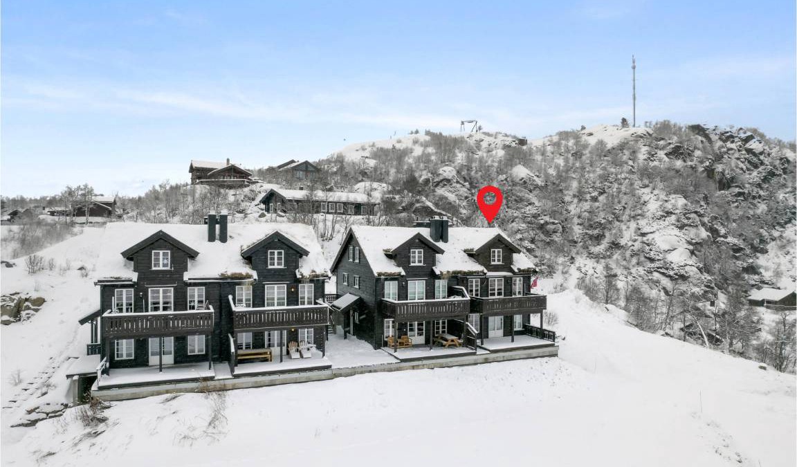 Ljosland House | 100 m² Maisonette ∙ 3 bedrooms ∙ 8 guests