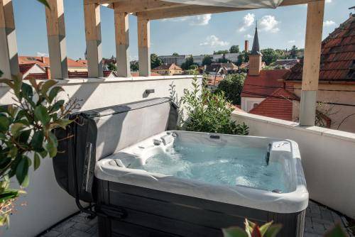 Veszprem Apartment | 100 m² Serviced apartment ∙ 2 bedrooms ∙ 6 guests