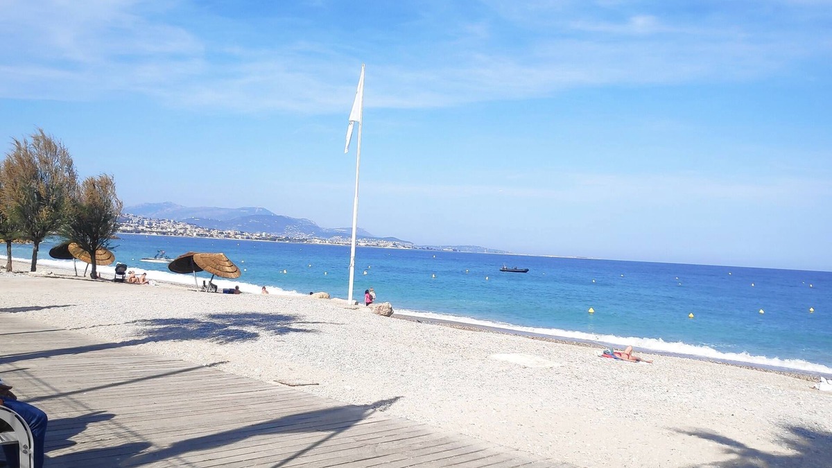 Villeneuve Loubet Beach Apartment | 100 Meters beach/pool/parking/2 Pieces