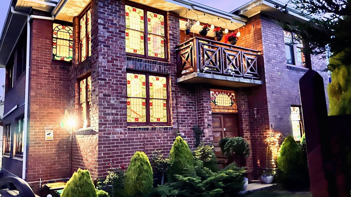 North Hobart Apartment | 100 square meters, 2 bedrooms/2 bathrooms/whole kitchen, 2.3km to Hobart CBD