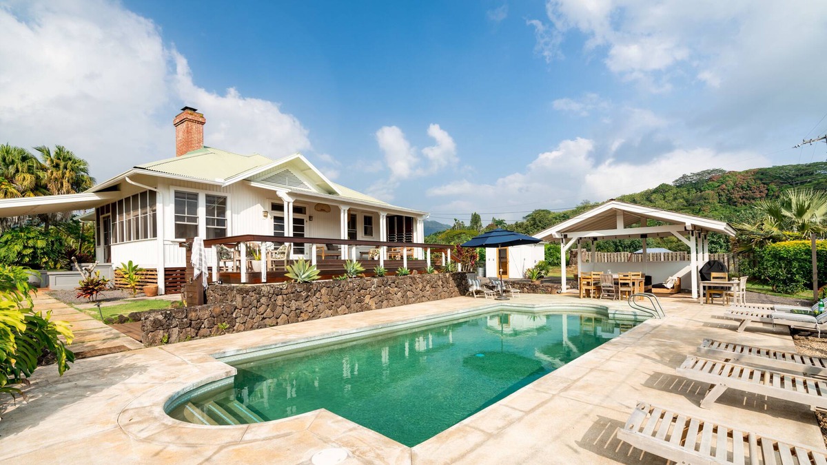 Koloa House | 100 year Hawaiian Plantation Managers Home private pool air condition 3 Acres