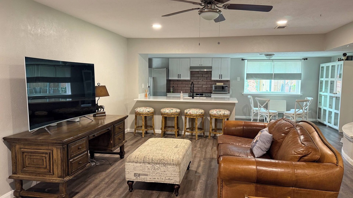Oak Cliff House | 1000mbps Fiber internet, 3 bed/2bath Dallas Home