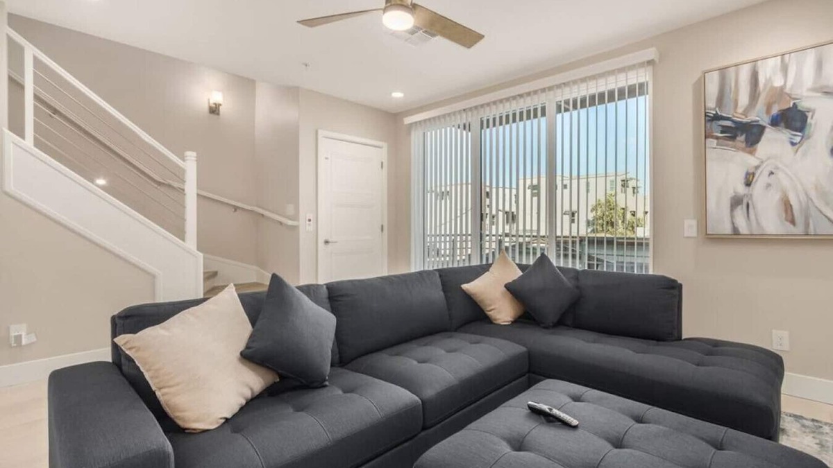 Peaceful Valley House | 1009 Beautiful luxury condo in heart of Scottsdale
