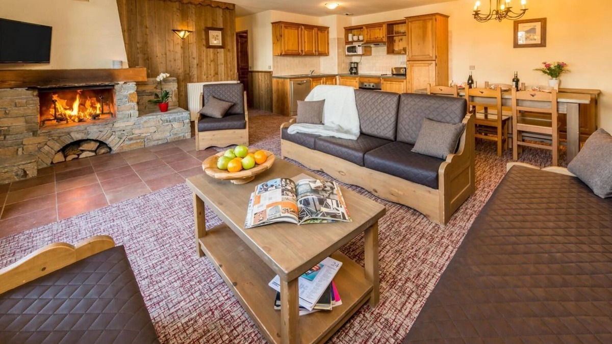 Bourg-Saint-Maurice Apartment | 100m from ski slopes, fitness, swimming pool, sauna, balcony, fireplace or stove, tv, ski locker