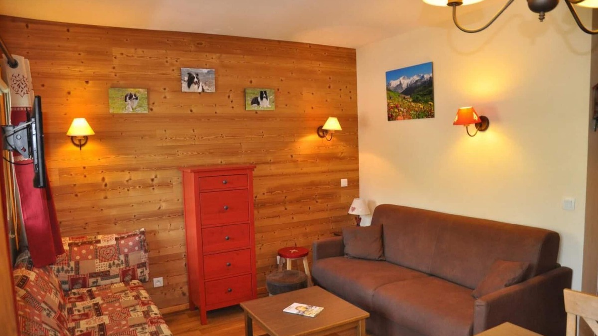 Valloire Apartment | 100m from ski slopes, Ground floor, balcony, parking, ski locker, 29m², Valloire