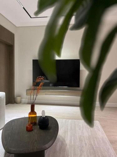 Ar Rawdah Apartment | 101 - Comfy Space - 80TV smart - Self Check-in