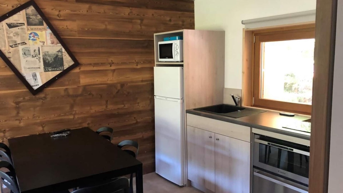 Saint-Leger-les-Melezes Apartment | 10m from ski slopes, swimming pool, sauna, hammam, parking, tv, ski locker, 25m²