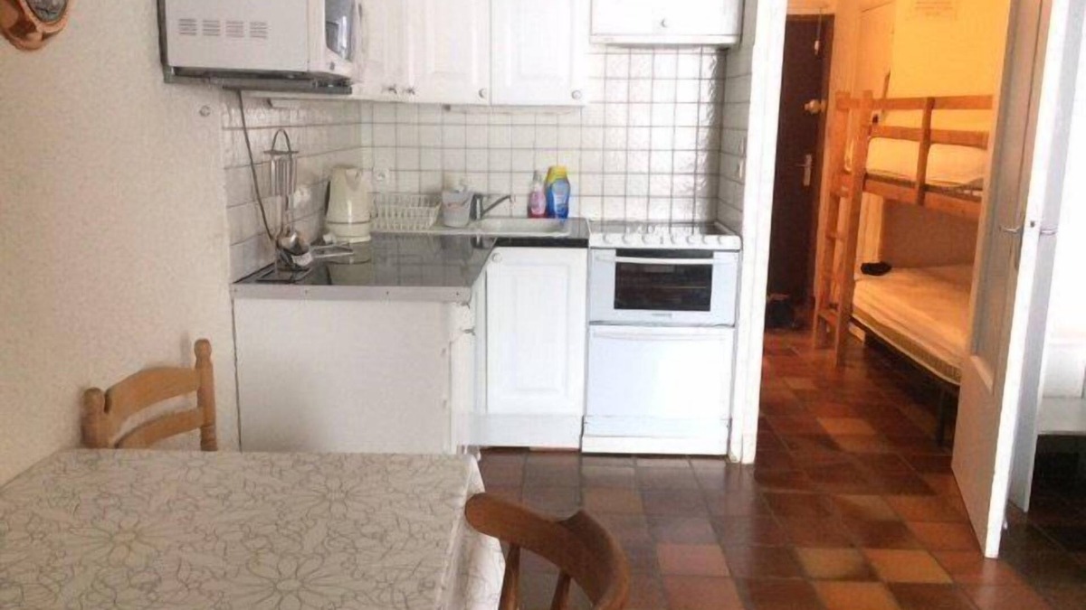 Risoul Apartment | 10m from ski slopes, 1st floor, balcony, tv, ski locker, 23m², Risoul