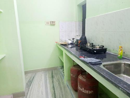 Velachery House | 10min Apollo Proton IITM DLF AirportF Entire house