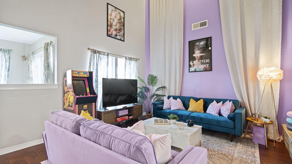 North San Antonio - SAT House | 10min to SAT - Eclectic 4bd - McAlister Park Haven