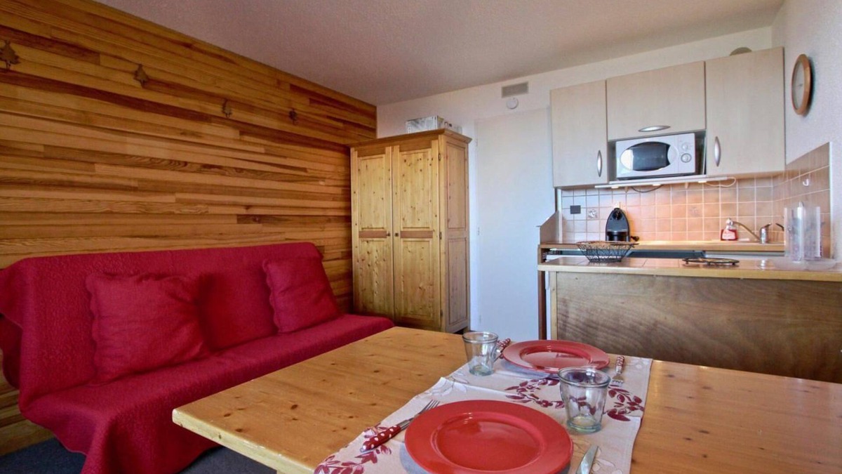 Chamrousse Apartment | 10th floor, balcony, parking, tv, ski locker, 21m², Chamrousse