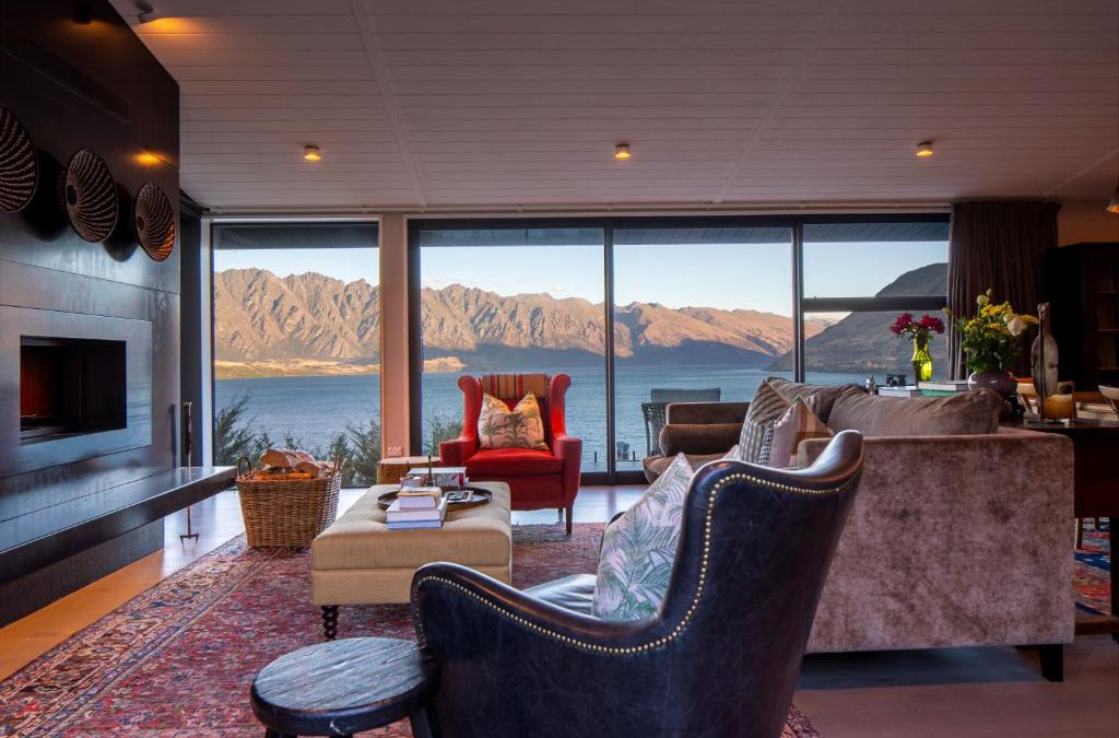 Fernhill Villa | 11 Aspen Grove by MajorDomo - Stunning Lake Views and Spa Pool