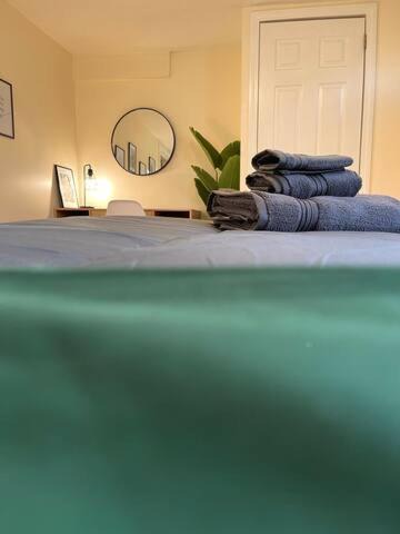 Waltham House | #11 Joyful Jungle Room 5 Min To Brandeis Unversty!