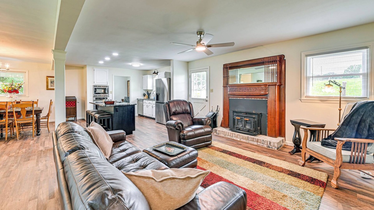 Lancaster House | 11 Mi to Danville: Family Home in Lancaster