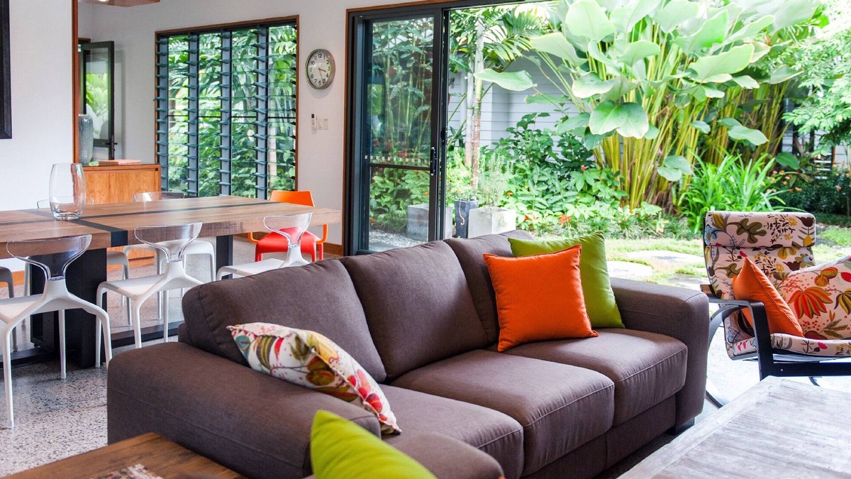 Port Douglas House | 11 Sand Street - 5 Bedroom House by the Beach