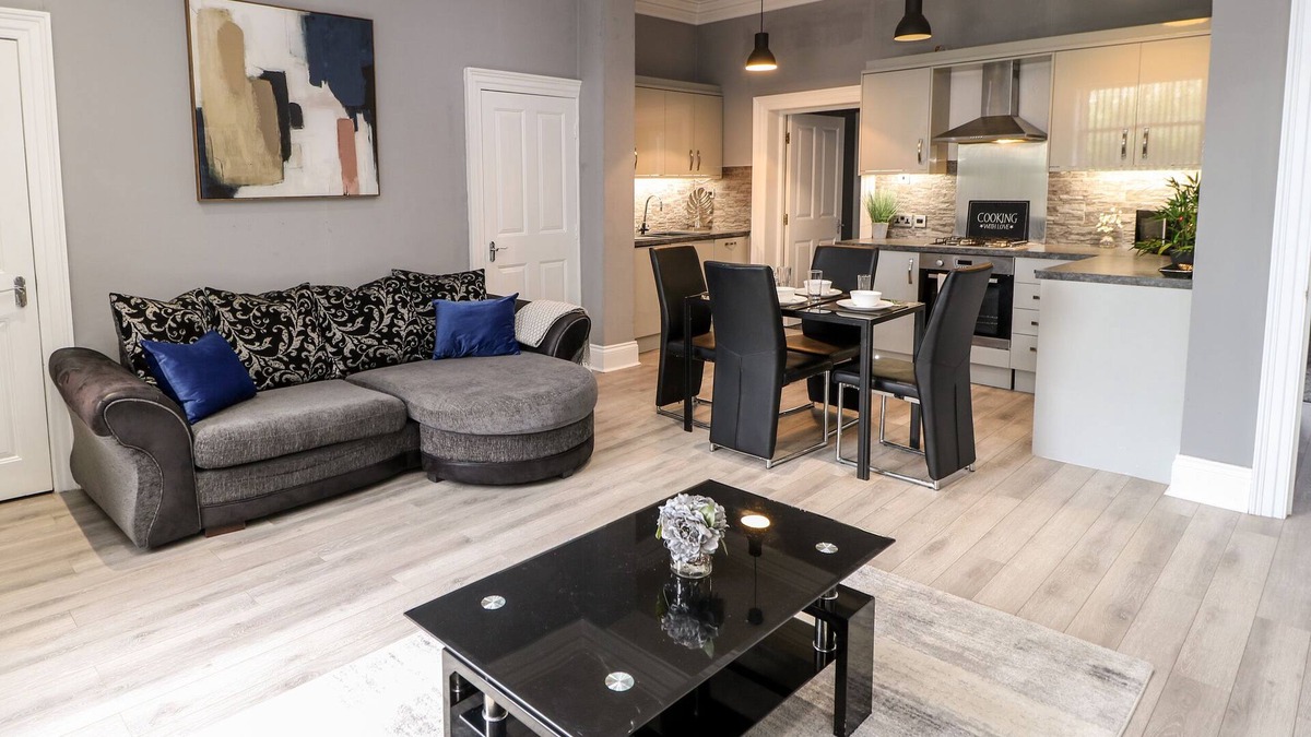 Wakefield Apartment | 11, ST. JOHN'S NORTH APARTMENTS, romantic, with a garden in Wakefield