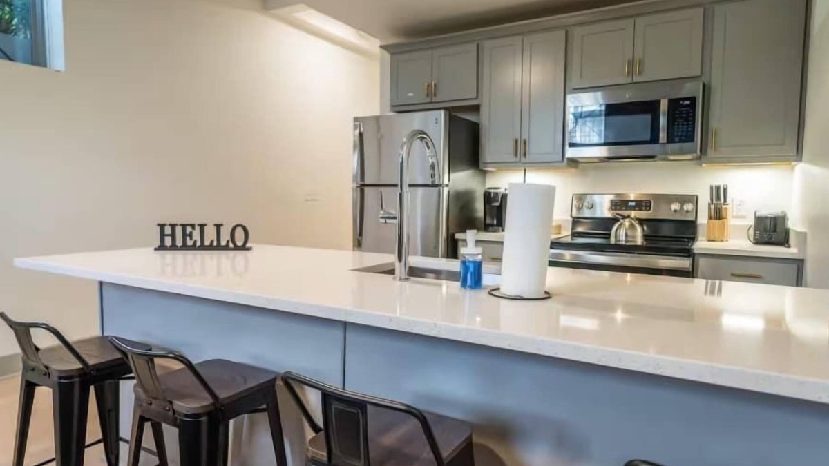 Downtown Louisville Apartment | 11-Unit Cozy Loft w/Free Parking | Med District