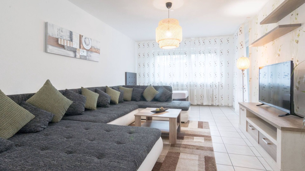 Rhein-Erft-Kreis District Apartment | 110 sqm apartment Heike with large balcony - inexpensive accommodation for workers