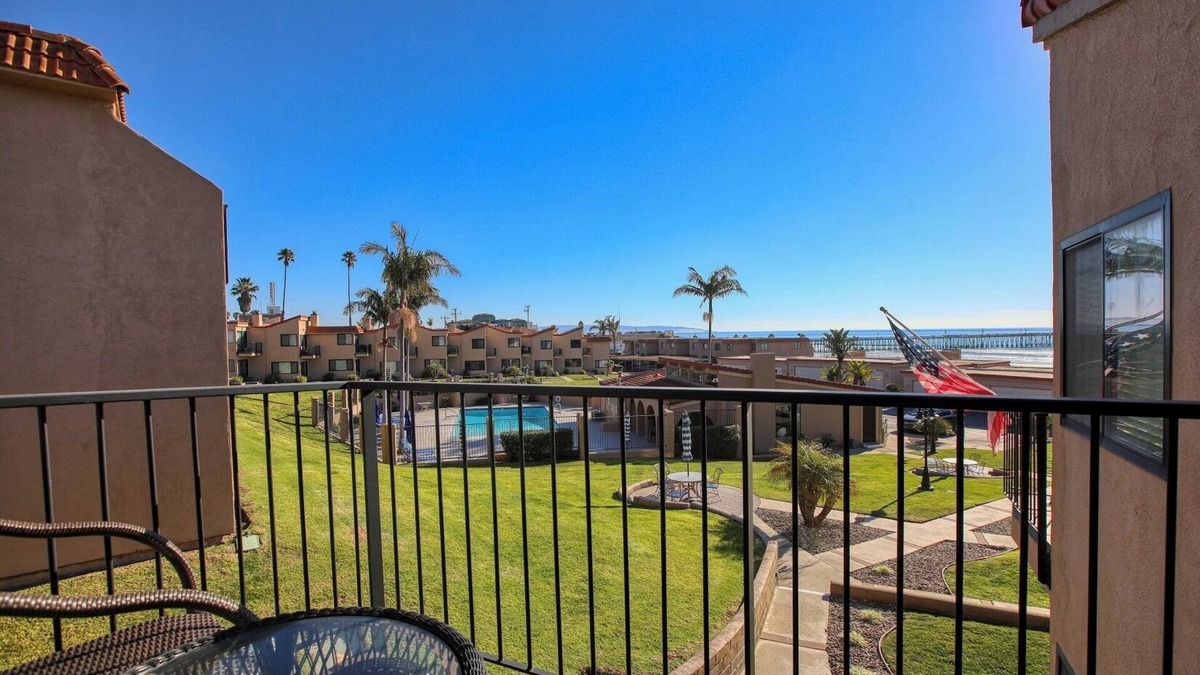 Downtown House | 113 Pismo Shores: 2 BR, 1.5 BA Townhouse in Pismo Beach, Sleeps 6