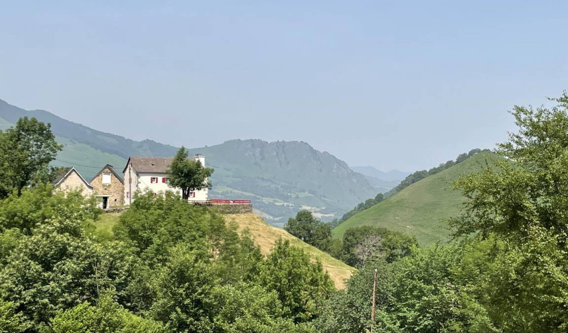 Sainte-Engrace House | 114 m² Gîte ∙ 2 bedrooms ∙ 5 guests