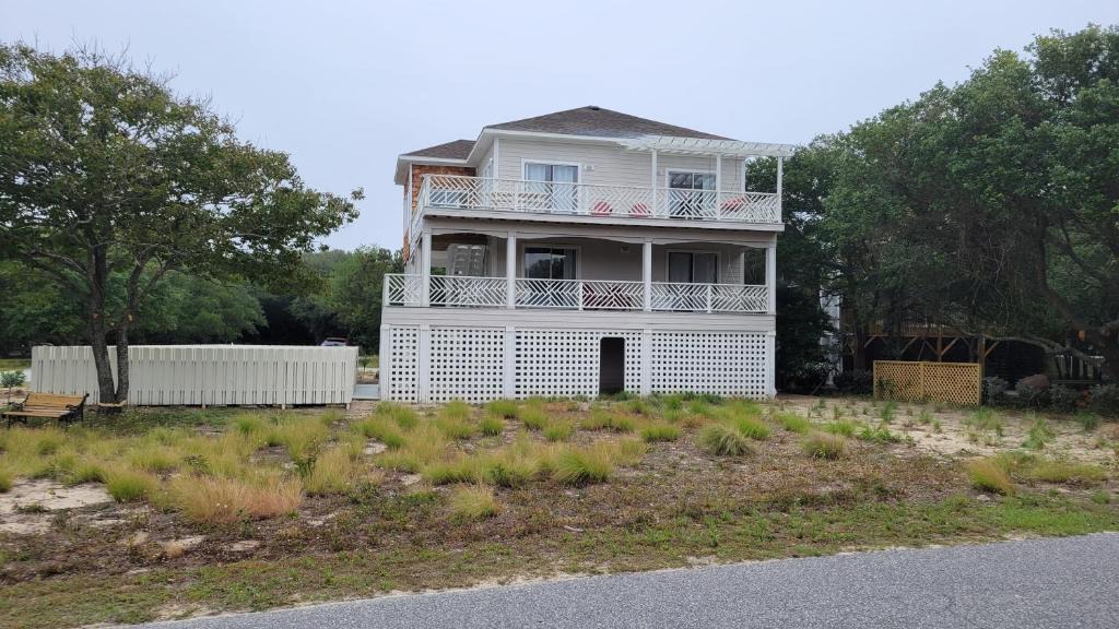Tuckahoe House | 114 Sandbar, Private Pool, Short Walk to Beach