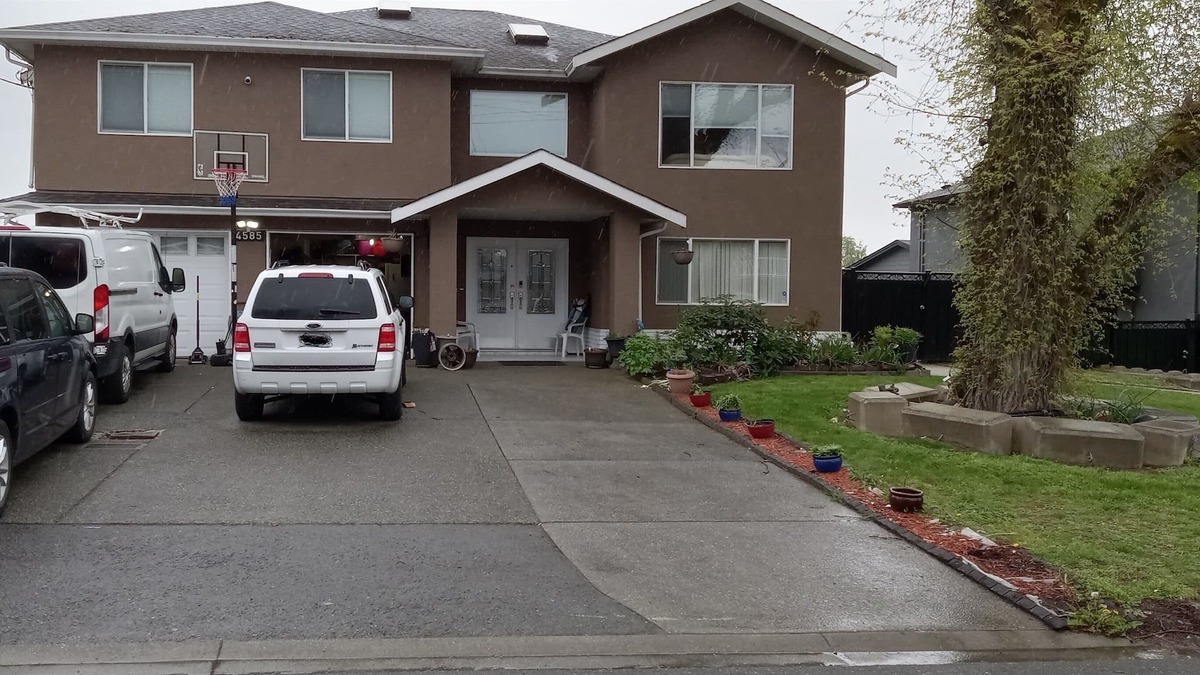 Saanich West Apartment | #117 Viewmont Ave - 2 Bedroom Ground Level Suite