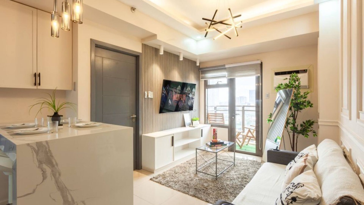 Pasay Condo | 11M LuxeStay @ The Radiance Manila