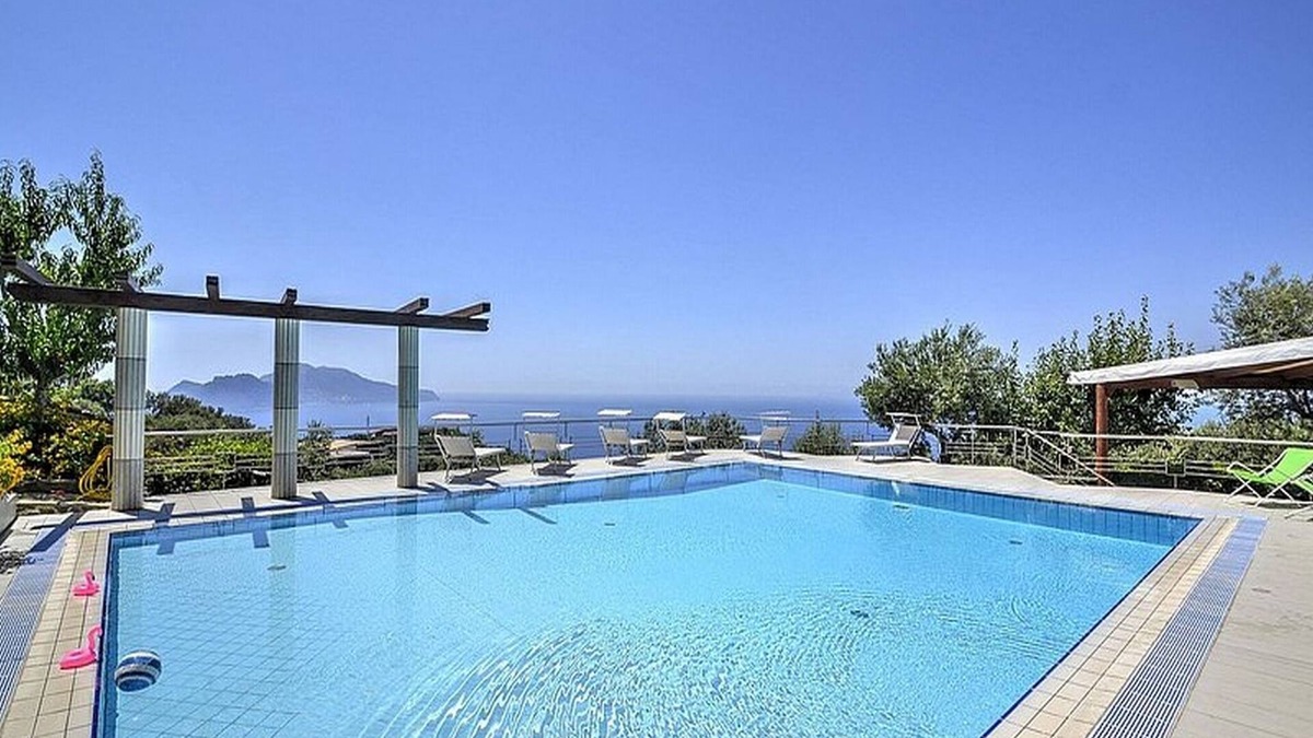 Schiazzano Villa | 12 bedroom villa with private pool for 28 guests on Sorrento & Amalfi Coast